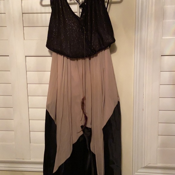 Black/Cream Long maxi balloon bottom dress - Picture 2 of 7